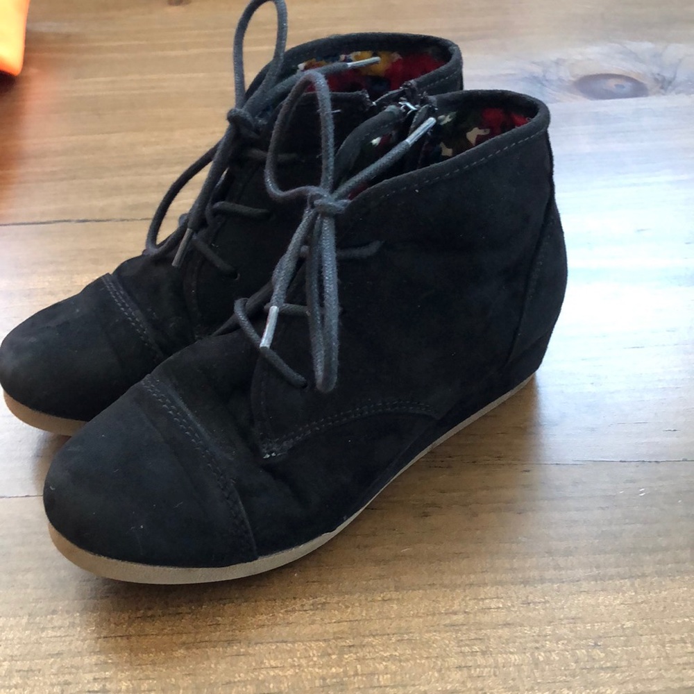 Black booties. Size 2